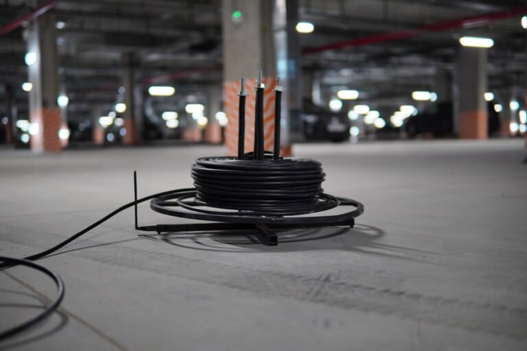 Cupcake Preto No Prato Redondo Preto D0HnZIFIlw